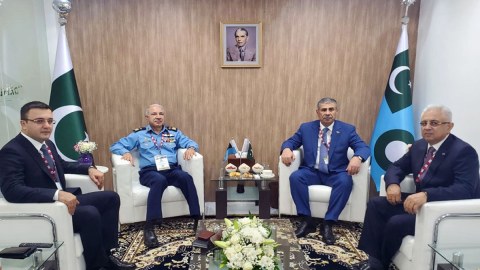 Azərbaycanla Pakistan arasında hərbi əməkdaşlıq müzakirəsi