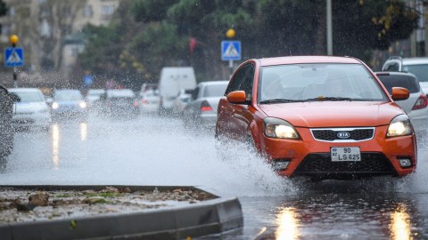 Faktiki hava: Yağış, güclü külək...
