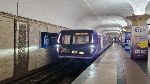 Metronun bu stansiyası gücləndirilmiş iş rejiminə keçir