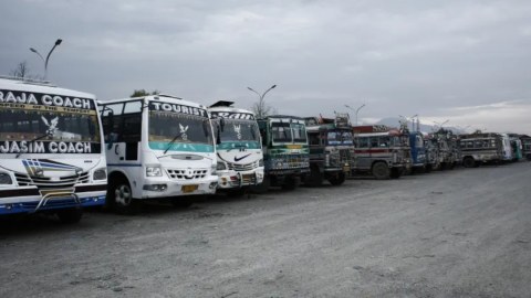 Avtobus dərəyə aşdı - 30 nəfər öldü 
