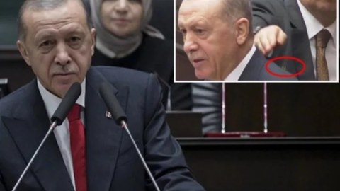 Ərdoğanın çıxışında maraqlı anlar: Mühafizəçi arını belə zərərsizləşdirdi - VİDEO