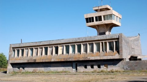 Ermənistan Gorus aeroportunu açmaq İSTƏYİR