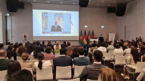 Berlində Almaniyadakı Azərbaycanlı Həkimlərin II Forumu başlayıb - FOTO