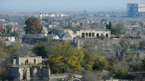Orda yalnız ruhlar uçuşurdu…