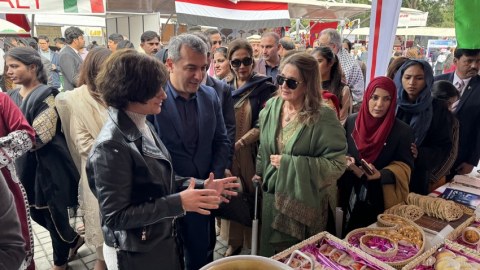 Pakistanın birinci xanımı Azərbaycanın stendini ziyarət etdi