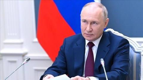 Putin yeni seçilən prezidenti təbrik edib