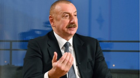 Fransa Cənubi Qafqazda stabilliyi pozur - İlham Əliyev