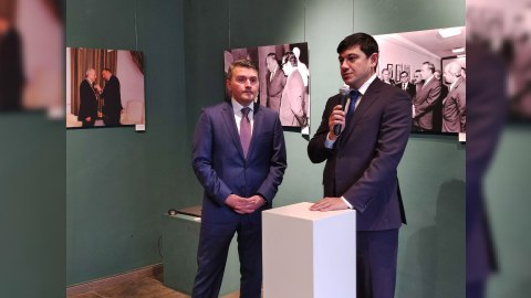 Berlində Heydər Əliyevlə bağlı foto-sərgi təşkil olunub - FOTO