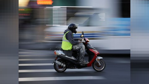 Kuryer problemi nə vaxt həll ediləcək? - Qəzalar azalıb, ancaq təhlükə hələ də...