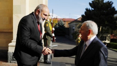 Bakıdan İrəvana gedən İraq prezidenti erməniləri TƏRİFLƏDİ