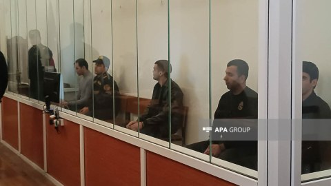 "Cinsi azlıq nümayəndəsi olduğum üçün ailəm məni evdən qovdu" - MƏHKƏMƏ