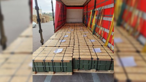 Litvadan Ukraynaya yardım: 3 milyon patron... - FOTO