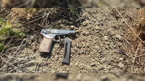 Çöllükdə tapança tapıldı
