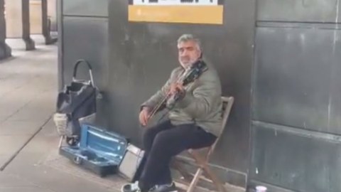London küçələrində "Sən gəlməz oldun" - VİDEO