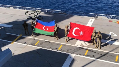 Xüsusi təyinatlılar Azərbaycan və Türkiyə bayraqlarını dalğalandırıblar - VİDEO