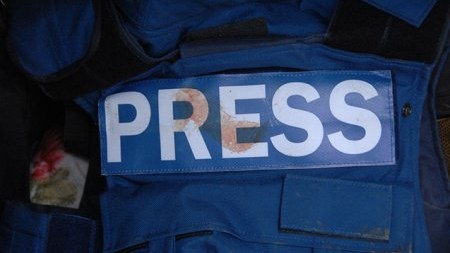 İki jurnalist ailəsi ilə birlikdə itkin düşdü