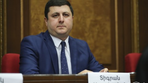 Erməni deputat Paşinyan hakimiyyətinin Rusiya siyasətini tənqid etdi
