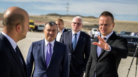 Qərb siyasətçiləri Azərbaycan Prezidenti ilə foto çəkdirmək üçün... - Macar nazirdən ŞOK AÇIQLAMA