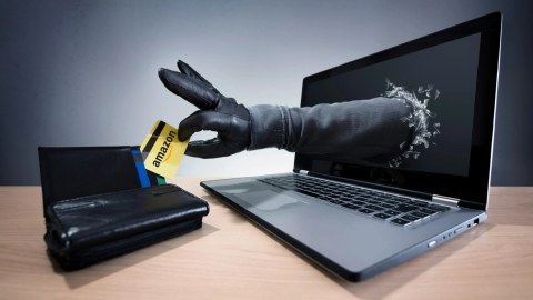 Kimsə sizə “bank kartınızı göndərin” desə, göndərməyin!