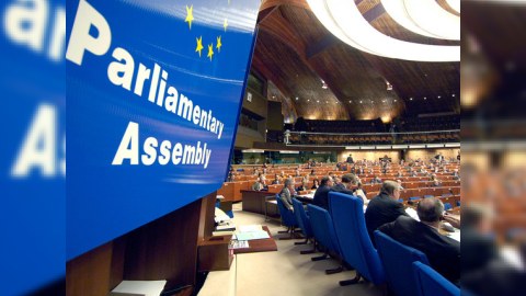 Deputatlar Parisə gedir