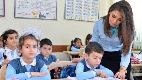 Məktəblərdə yeni şagird davranış qaydaları tətbiq olunur 
