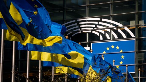 Aİ və Ukrayna qanunverici orqanları memorandum imzaladı