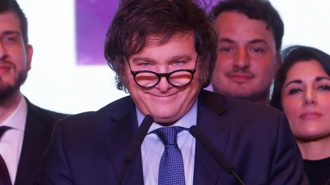 Argentina prezidenti yəhudiliyi qəbul edəcək