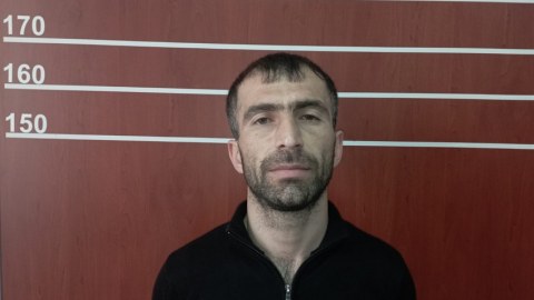 Xarici vətəndaşa narkokuryerlik edən şəxs saxlanıldı