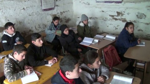 8 il məktəbə getdi, amma... - VİDEO