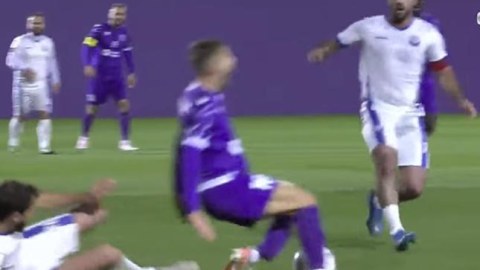 “Sumqayıt” - “Lerik” matçında futbolçunun ayağı qırıldı - VİDEO