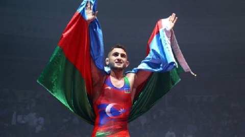 Daha 7 güləşçimiz dünya çempionatında mübarizəyə başlayır