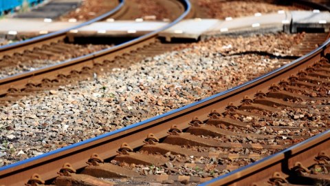 Dəmir yolunu keçən piyadanı drezin vuraraq öldürüb