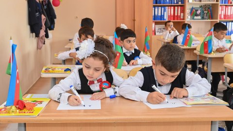 Məktəblərdə davranış qaydaları ilə bağlı problemlər var - Nazir