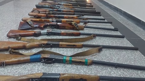 Gəncədə sənədsiz silahlar polisə təhvil verildi