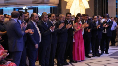 Ermənistan hakimiyyəti növbədənkənar seçkilərə getmək İSTƏYİR