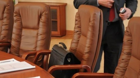 Alimlər siyasi vəzifə tutmamalıdır? - Nazir HƏ, deputat YOX deyir