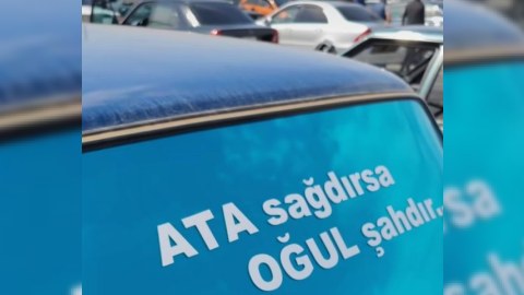 Maşınların şüşələrinə yazı yazan sürücülərə xəbərdarlıq