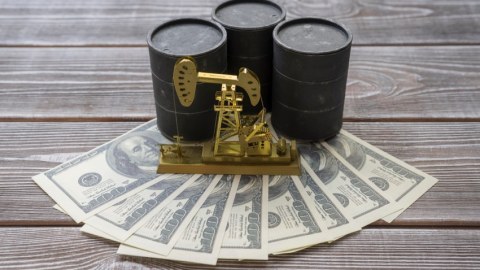 Azərbaycan neftinin qiyməti 85 dolları ÖTDÜ