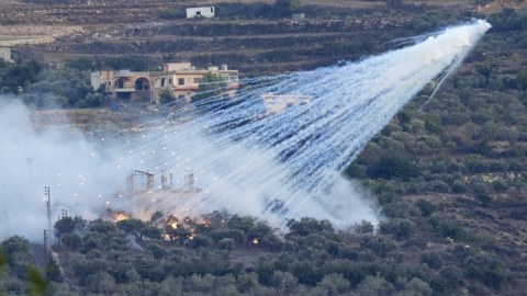 İsrail ordusu Livan ərazisinə zərbələr endirdi