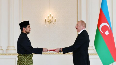 Prezident Malayziyanın yeni səfirinin etimadnaməsini qəbul etdi