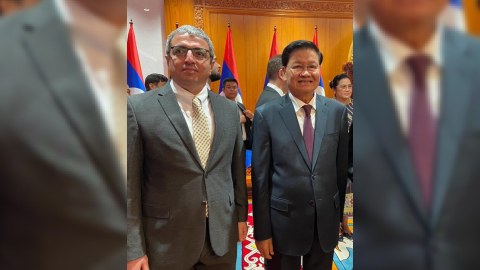 Səfir Laos liderinə Prezident İlham Əliyevin təbrikini çatdırdı