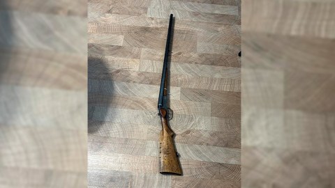 Polis daha bir qanunsuz silahı götürdü 