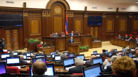 Ermənistan parlamenti Azərbaycana qarşı sənədə YOX dedi