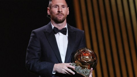 Messi ilin idmançısı seçildi 