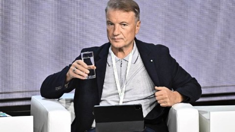 "Sberbank"ın rəhbəri dividendlərin ödənilməsindən DANIŞDI