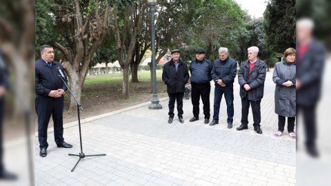 Böyük şəhər sahibkarlarının kiçik problemləri "Açıq mikrofon"da  - FOTOLAR