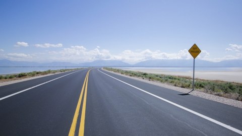 Zəlzələdə yol infrastrukturuna ziyan dəyməyib