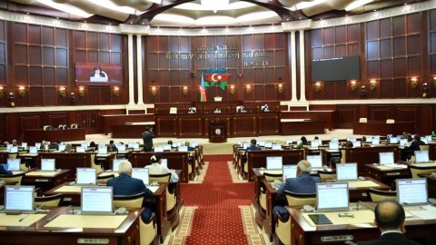 Deputatlar üçün yeni QADAĞA
