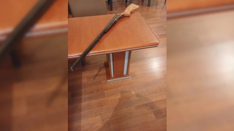 Qanunsuz silahlar polisə təhvil verildi 