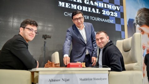 Azərbaycanın iki şahmatçısı liderlər qrupunda qərarlaşıb